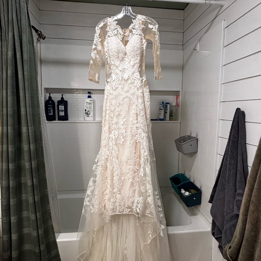 Lace Appliqué Long-Sleeve Bridal Gown in Ivory
